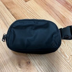 Lululemon Everywhere Belt Bag Black